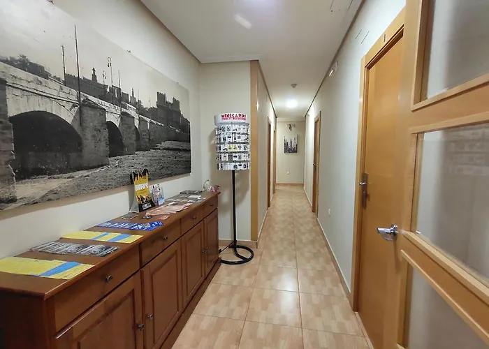 ゲストハウス ホスタル アバストス 2*