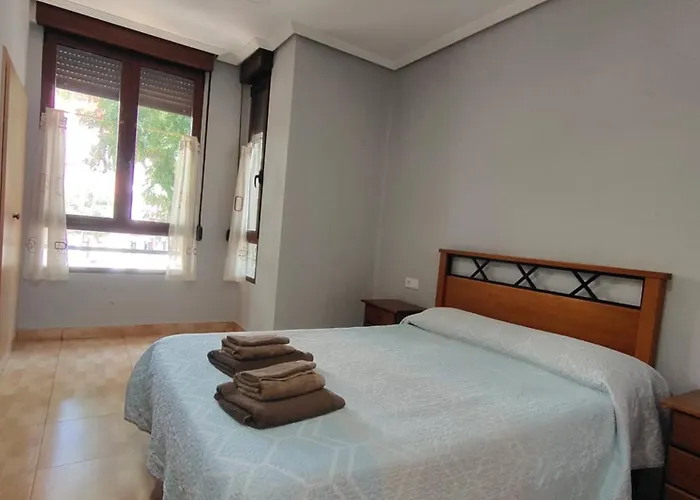 ゲストハウス ホスタル アバストス 2*