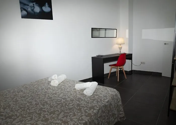 Flats Puente Ademuz De 3 شقة