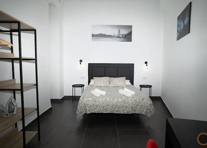 Flats Puente Ademuz De 3 فالنسيا