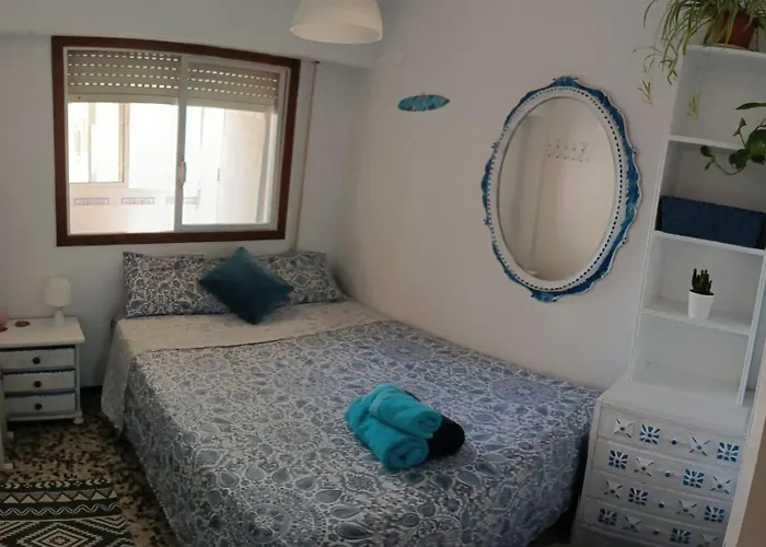 Δωμάτια σε οικογενειακή κατοικία Blue Double Private At Front - En La Playa Piso Compartido