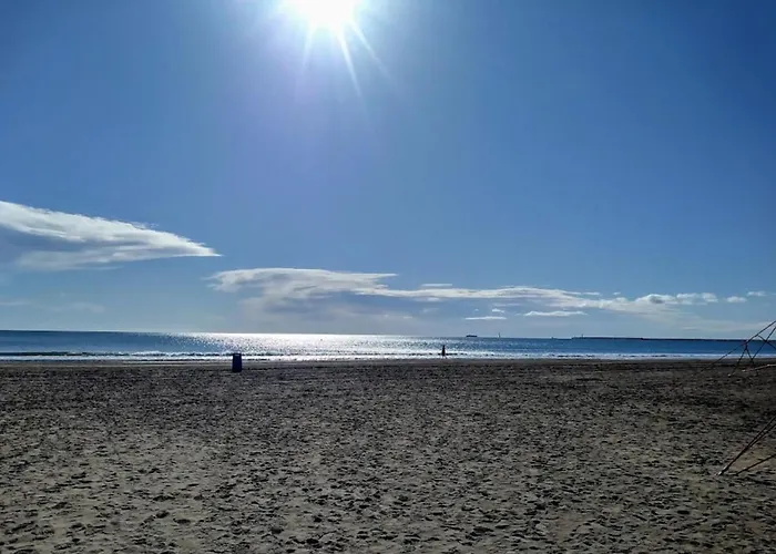 Malvarrosa Comoda Y Sencilla Cerca De La Playa 홈스테이 *
