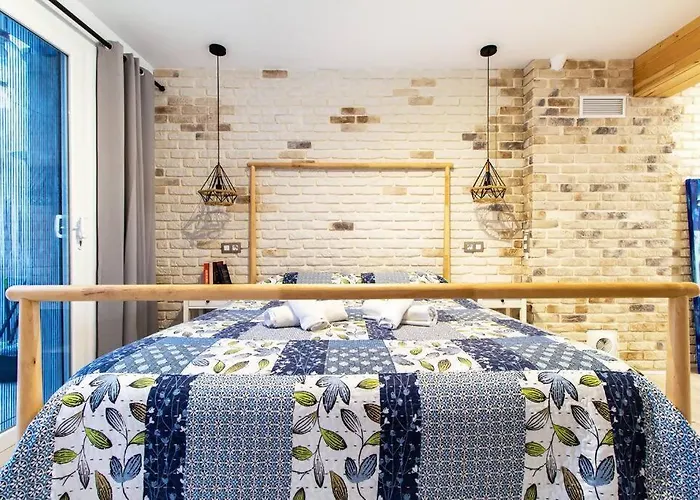 Chic Y Renovado Loft En La Playa Διαμέρισμα *