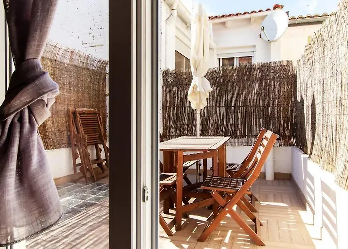 Con Terraza Privada Cerca De La Playa Διαμέρισμα