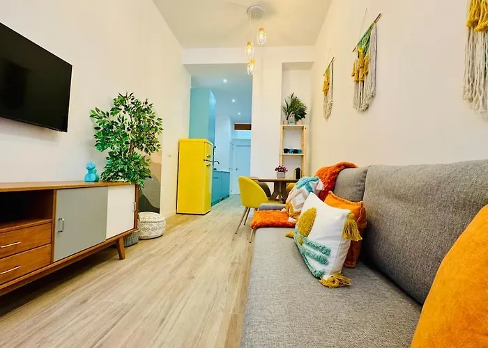 Color & Design Next To Russafa Soho شقة