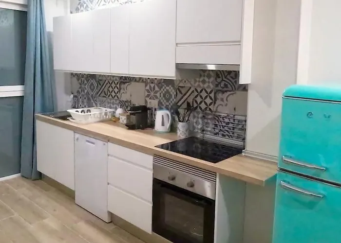 Amplio Y Colorido Piso شقة