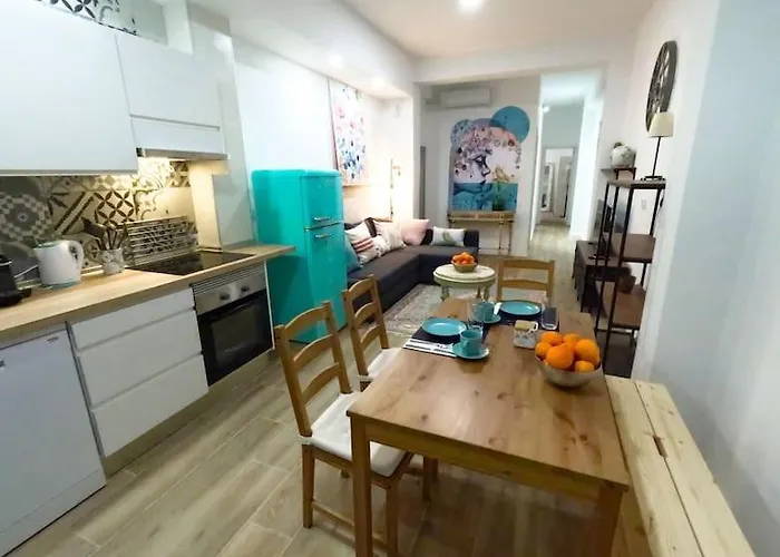 Amplio Y Colorido Piso شقة