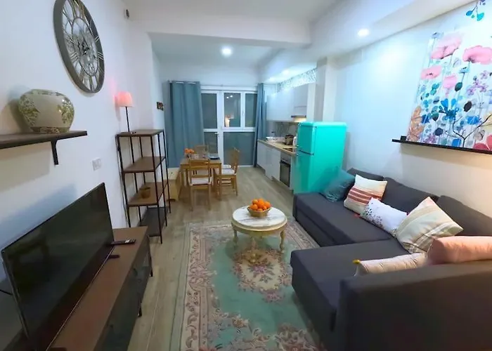 Amplio Y Colorido Piso شقة *