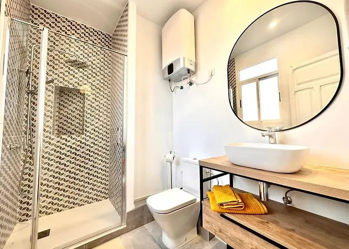 Stylish Ruzafa Market Lejlighed