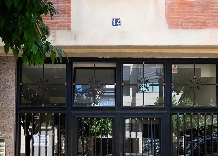 Singularstays Padre Urbano *