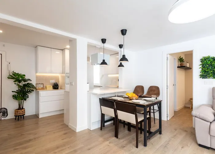 Urbannest Apartment *