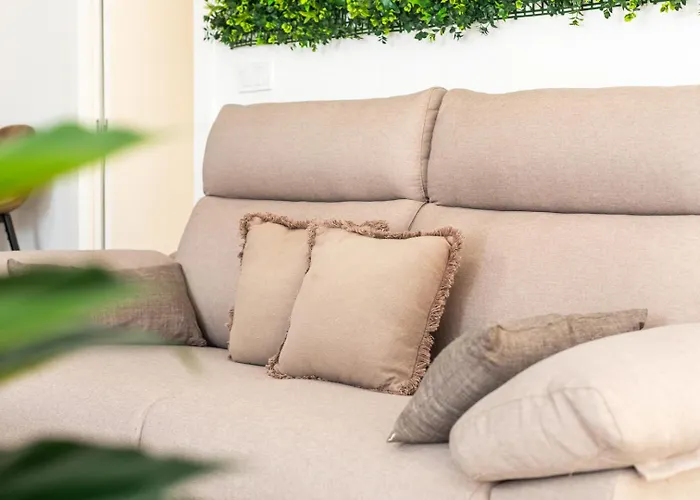 Urbannest Apartment *