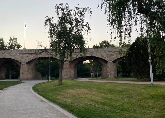 Turia Gardens - Authentic Downtown Parklife - Vlc Urban *