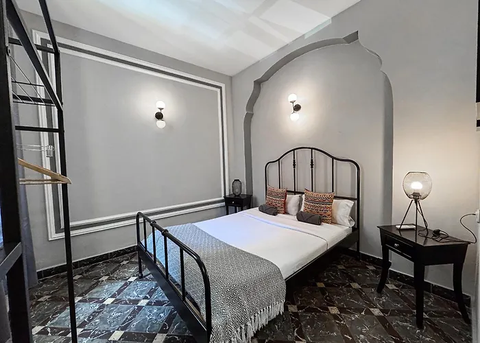 بيت شباب The Venue Boutique *