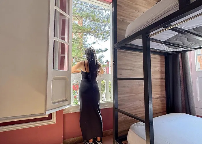 The Venue Boutique بيت شباب فالنسيا