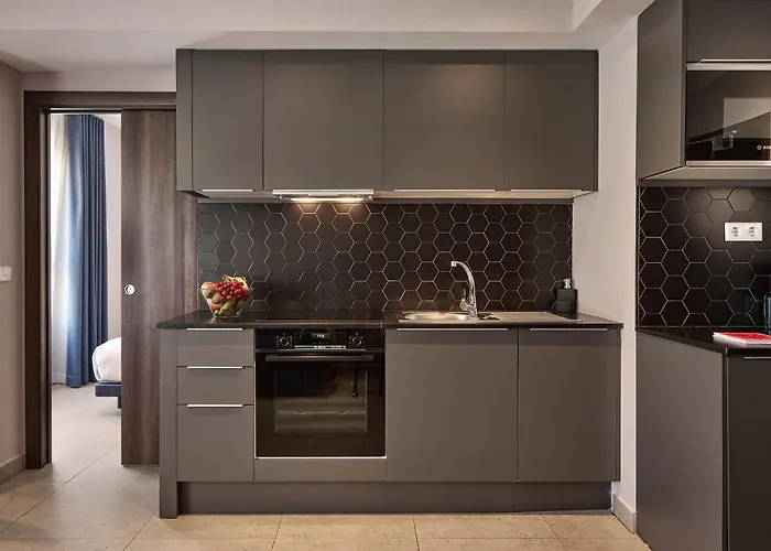 Ramirez Flats Aparthotel 4*