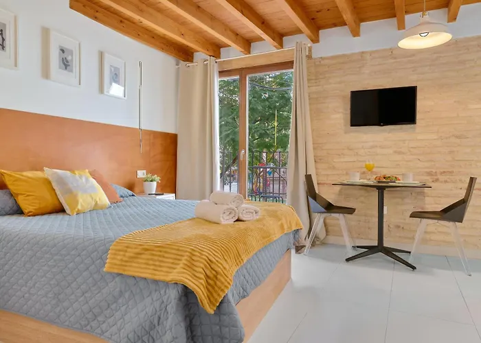 De Diseno En La Plaza Del Carmen F1 *