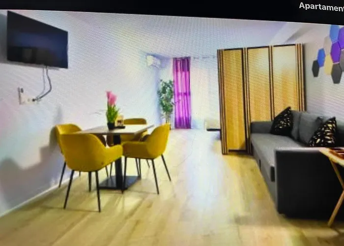 Ynfinity Apartahotel 3*