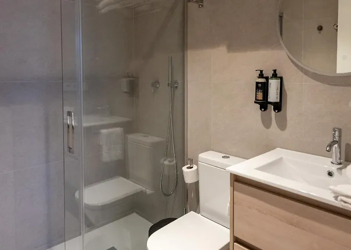 Dorm4you Arena Family 13 4* Βαλένθια