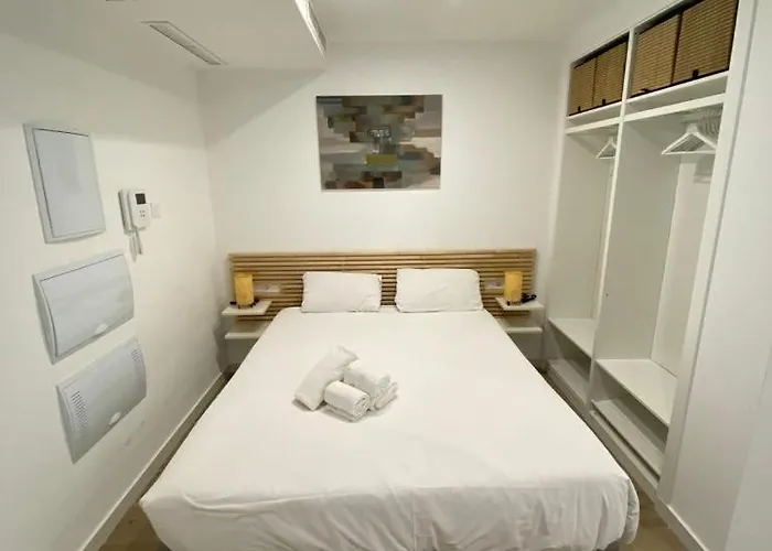 Escolano Mas 11 Noches * 발렌시아