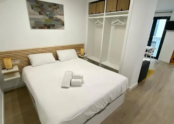 Escolano Mas 11 Noches * 발렌시아