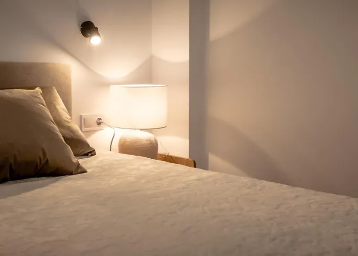 чудовий новий лофт поруч з містом наук شقة