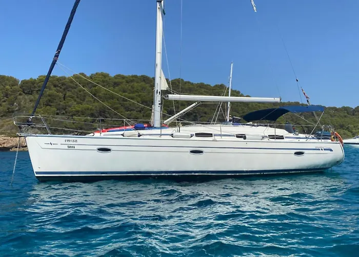Botel Velero En Puerto De *