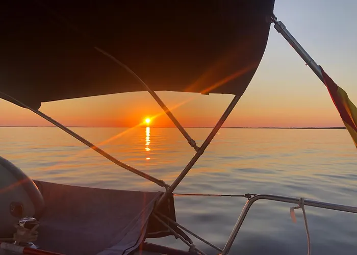 Velero En Puerto De * Valência