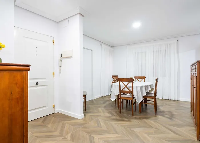 Invalencia - Balmes Flat Market *