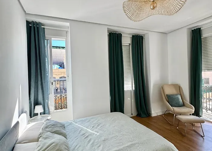 شقة Vlc Center 4 *