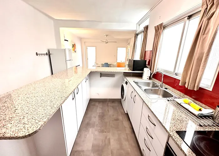 Malvarrosa Βαλένθια