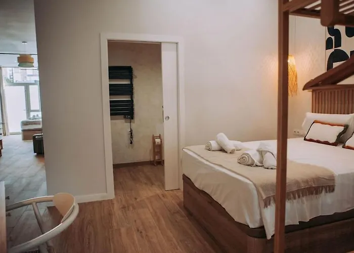 Junto A Ruzafa Valencia