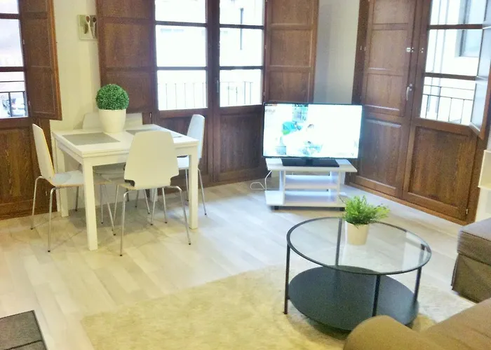 شقة Superb Market