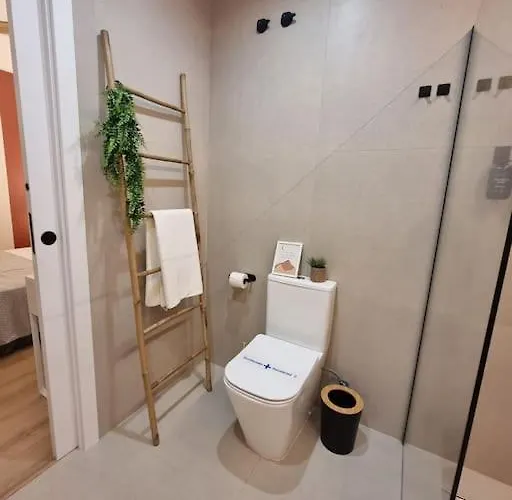 Sanchez Y Laserna Moderno En 아파트 *