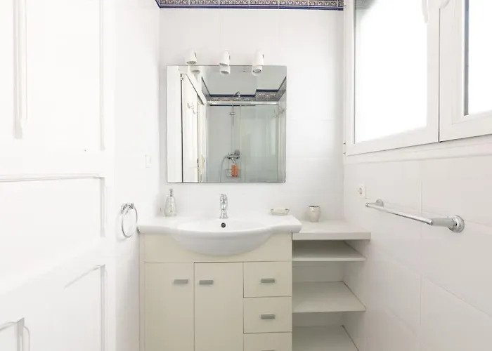 Sleeps 6 Fast Wi-fi 2 Bathrooms * فالنسيا