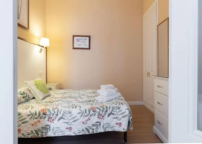 Sleeps 6 Fast Wi-fi 2 Bathrooms شقة