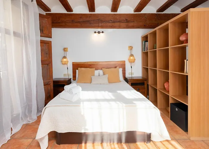 Travel Habitat Plaza Del Pilar. *