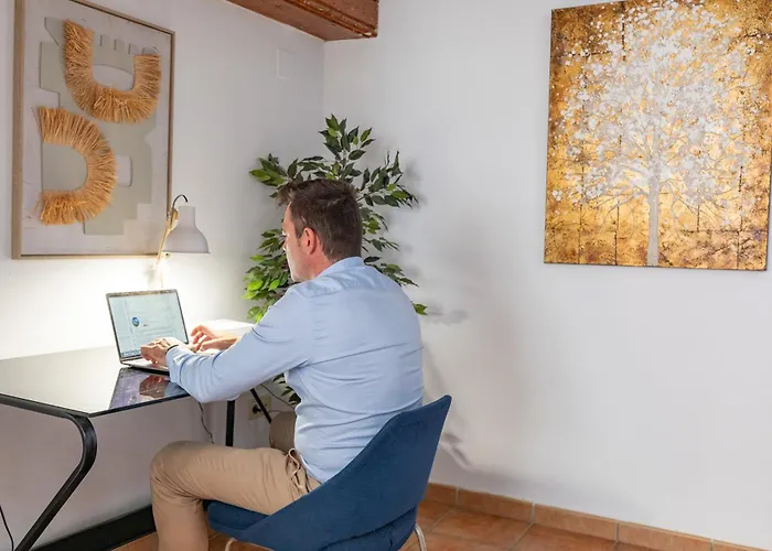 Travel Habitat Plaza Del Pilar.