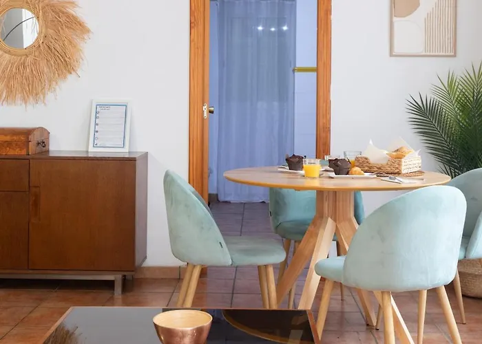 Travel Habitat Plaza Del Pilar.