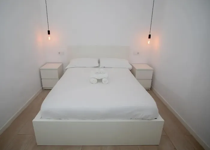 Acogedor Frente A Torres De Serrano * Valencia