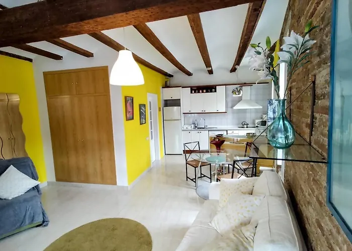 Charming In The Center *