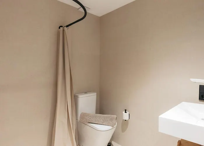 Lovely Exclusivity In Center *