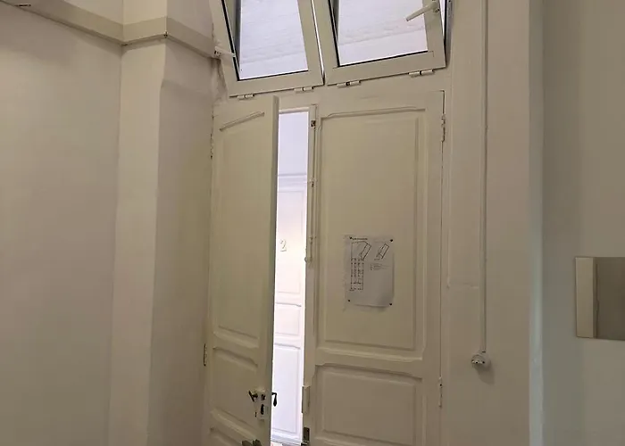 Δωμάτια σε οικογενειακή κατοικία 1- Interior Con Aire Acondicionado Y Con Bano Independiente *