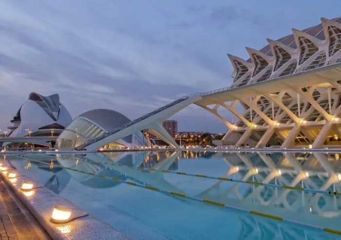 Precioso Junto A Ruzafa En Edificio Tipico Valenciano Βαλένθια