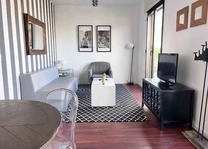 Luxury - Boutique Market Valence