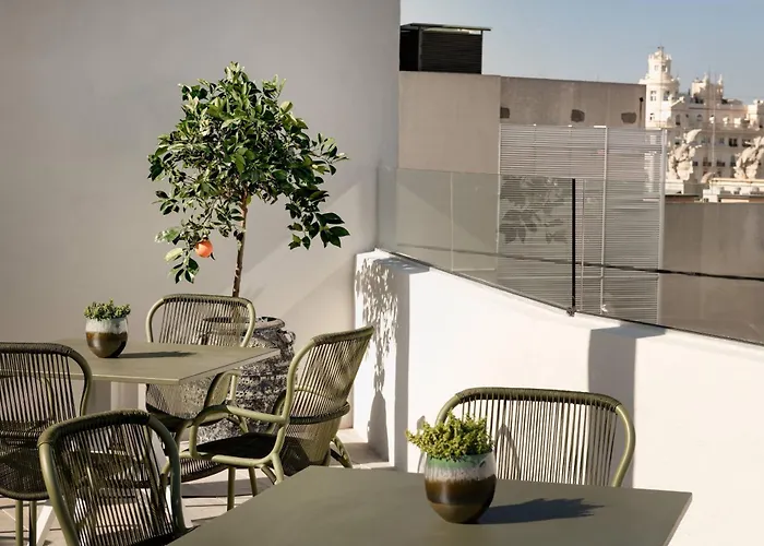 Palacio Santa Clara, Autograph Collection 4*