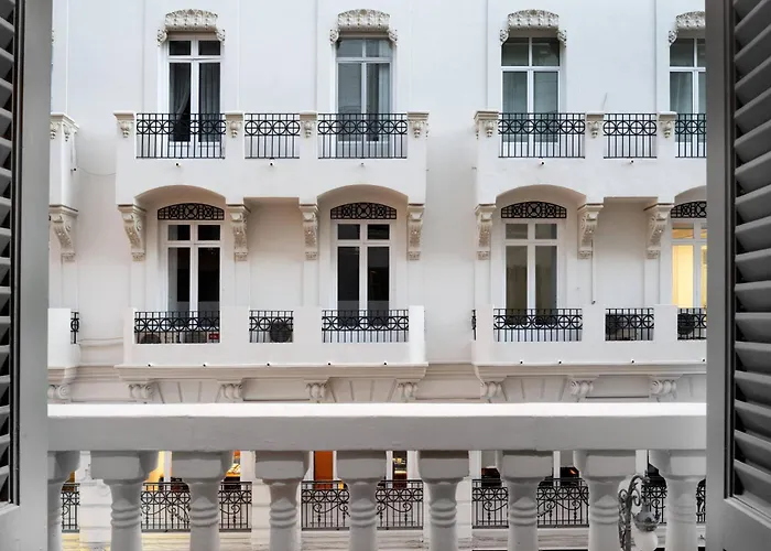 Palacio Santa Clara, Autograph Collection 4*