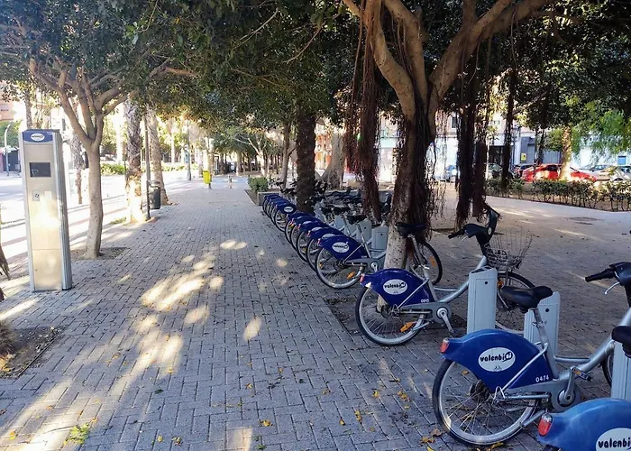 Comfy And Luminous With Balcony 발렌시아