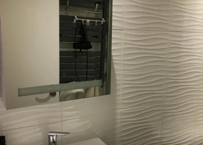 홈스테이 Dos Puerto En Piso Compartido 발렌시아