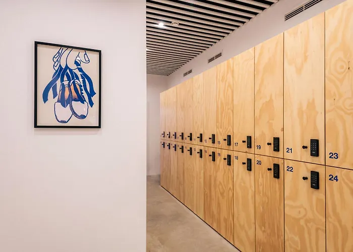 Colo Colo - Single Private Beds *